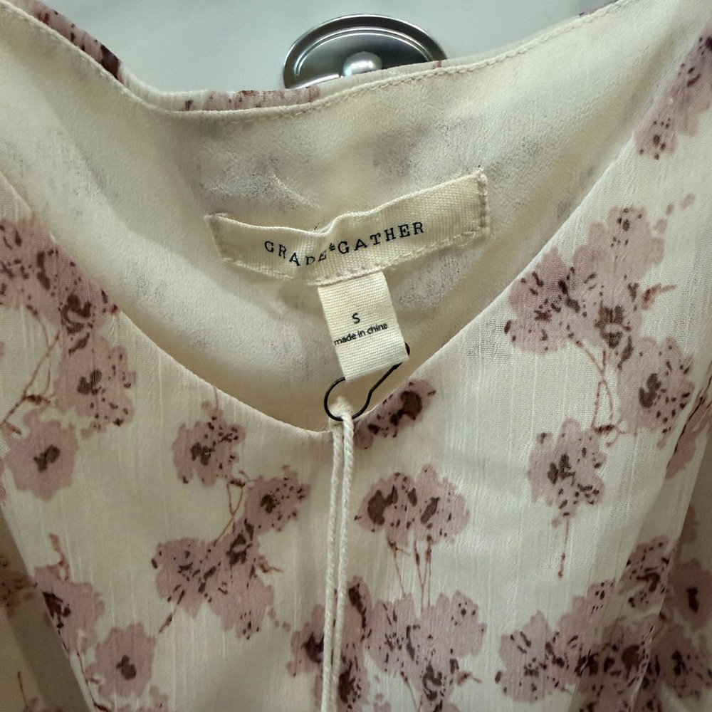 Grade & Gather Women's Floral Blouse - Cream and Pink